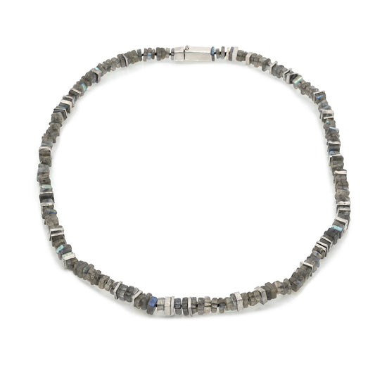 Labradoriet collier met zilveren chips